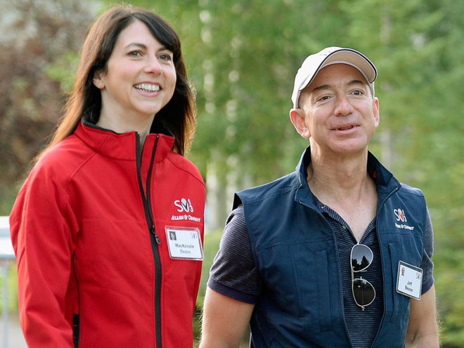Đằng sau cuộc tình rửa bát cho vợ 25 năm vẫn ly hôn của tỷ phú giàu nhất thế giới Jeff Bezos - Ảnh 19.