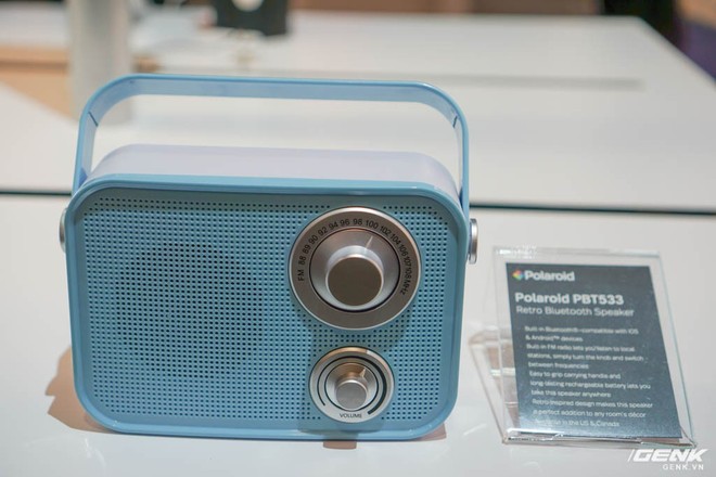 [CES 2019] Ngắm nhìn chiếc loa không dây kiêm đài radio giả cổ đến từ Polaroid - Ảnh 1.
