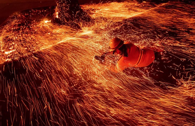 Tình bạn thử lửa: Những nhiếp ảnh gia nơi tiền tuyến địa ngục lửa - Ảnh 18.