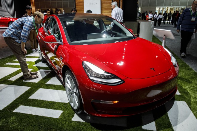 Tesla sẽ tặng một chiếc Model 3 cho ai hack được chiếc xe này - Ảnh 1.