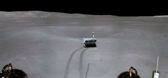 Cận cảnh quá trình hạ cánh và bức ảnh panorama đầu tiên về Mặt Trăng do tàu thăm dò Hằng Nga 4 gửi về Trái Đất - Ảnh 3.