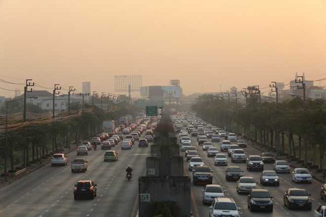 Bangkok sử dụng mưa nhân tạo để giải quyết ô nhiễm không khí - Ảnh 1.