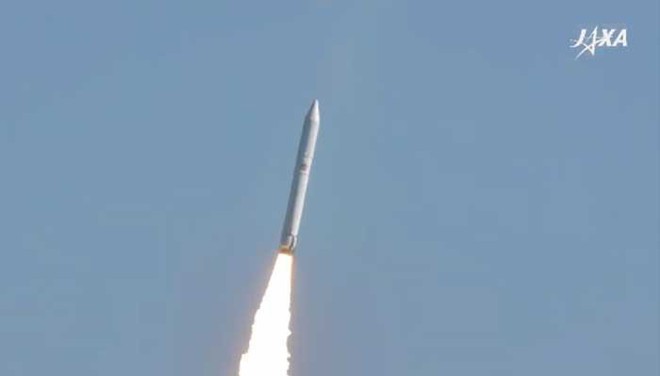 TRỰC TIẾP: Tên lửa Nhật đưa vệ tinh của Việt Nam vào không gian - Ảnh 1.