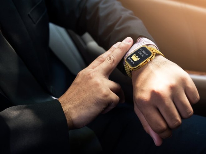 Cần tới 34 người, 80 giờ chế tác để tạo ra chiếc Apple Watch nạm kim cương trị giá 1,7 tỷ này - Ảnh 7.
