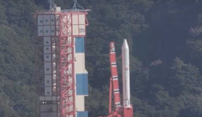 TRỰC TIẾP: Tên lửa Nhật đưa vệ tinh của Việt Nam vào không gian - Ảnh 3.