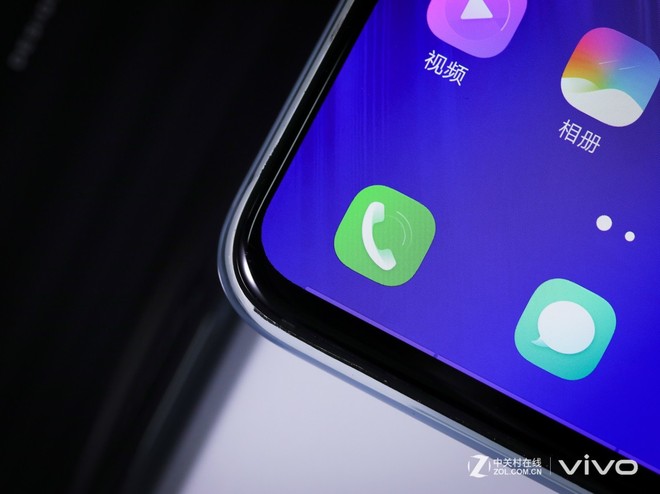 Cận cảnh smartphone không lỗ Vivo APEX 2019: Cổng sạc nam châm, truyền âm thanh qua màn hình, nút bấm cảm ứng lực, RAM 12GB - Ảnh 13.