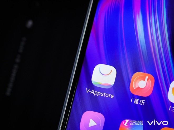 Cận cảnh smartphone không lỗ Vivo APEX 2019: Cổng sạc nam châm, truyền âm thanh qua màn hình, nút bấm cảm ứng lực, RAM 12GB - Ảnh 12.