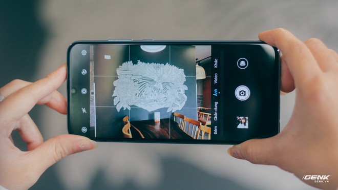 Đánh giá Honor 10 Lite: Smartphone selfie 24MP và mặt lưng gradient với giá rẻ - Ảnh 14.