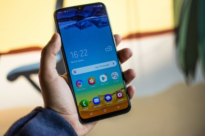 Galaxy M10 và M20 chính thức ra mắt: Smartphone có màn hình giọt nước đầu tiên của Samsung, camera kép góc siêu rộng, giá từ 2,6 triệu đồng - Ảnh 5.