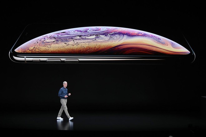 Báo cáo của Bloomberg: Apple đang phát triển một chiếc iPhone có 3 camera sau và cổng USB-C - Ảnh 1.