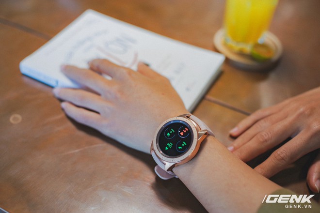 Cận cảnh đồng hồ Samsung Galaxy Watch chính thức tại Việt Nam: kiểu dáng thanh lịch, màu sắc thời trang giá 7 triệu đồng - Ảnh 14.