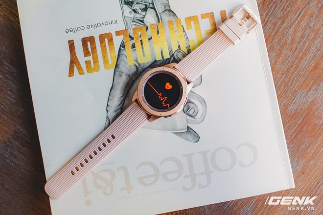 Cận cảnh đồng hồ Samsung Galaxy Watch chính thức tại Việt Nam: kiểu dáng thanh lịch, màu sắc thời trang giá 7 triệu đồng - Ảnh 15.