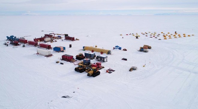 Khoan xuyên lớp băng 1000m tại Nam Cực, các nhà khoa học phát hiện hồ nước khổng lồ lớn gấp đôi Manhattan - Ảnh 3.