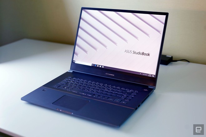 [CES 2019] Asus StudioBook S thực sự là một con “quái vật” đủ sức đánh bại MacBook Pro - Ảnh 1.