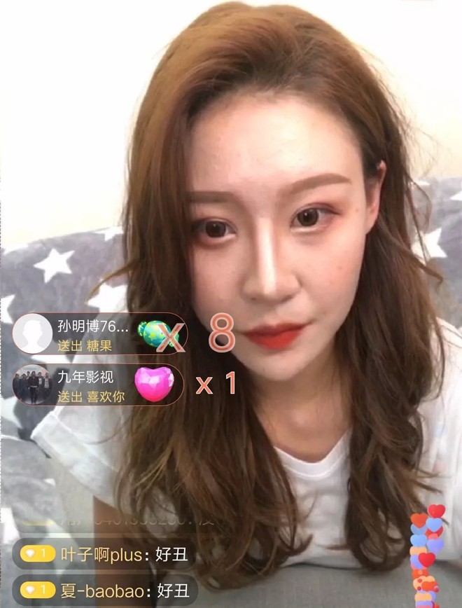 Lỡ tay tắt nhầm filter làm đẹp lúc livestream, hot girl Trung Quốc mất hơn trăm ngàn lượt follow vì để lộ nhan sắc thật - Ảnh 7.