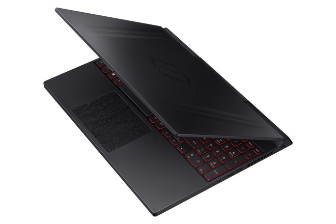 [CES 2019] Samsung tiếp tục dấn thân vào thị trường laptop chơi game với Odyssey: RTX 2080, bản lề lạ, màn 15,6 inch 144Hz - Ảnh 2.