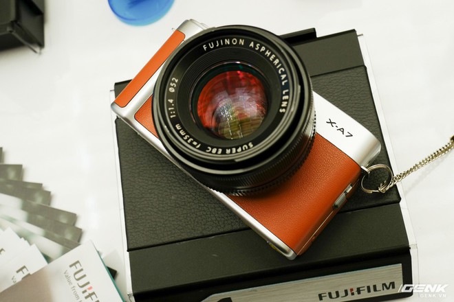 Ảnh thực tế Fujifilm X-7 vừa ra mắt tại Việt Nam: dành cho người dùng phổ thông, hỗ trợ nhiều tính năng cho Vlogger, giá gần 16 triệu đồng - Ảnh 1.