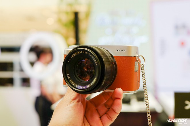 Ảnh thực tế Fujifilm X-7 vừa ra mắt tại Việt Nam: dành cho người dùng phổ thông, hỗ trợ nhiều tính năng cho Vlogger, giá gần 16 triệu đồng - Ảnh 2.