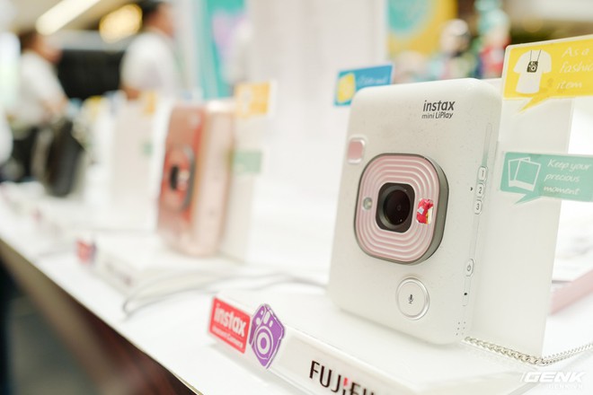 Ảnh thực tế Fujifilm X-7 vừa ra mắt tại Việt Nam: dành cho người dùng phổ thông, hỗ trợ nhiều tính năng cho Vlogger, giá gần 16 triệu đồng - Ảnh 7.