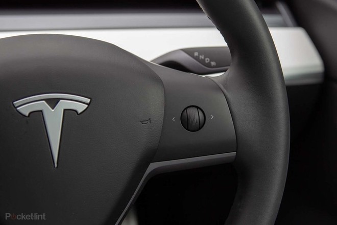 Cận cảnh nội thất và hệ thống thông tin giải trí trên Tesla Model 3 - Ảnh 9.