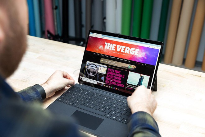 Trên tay Surface Pro X và Surface Pro 7: Qualcomm đấu Intel - Ảnh 1.