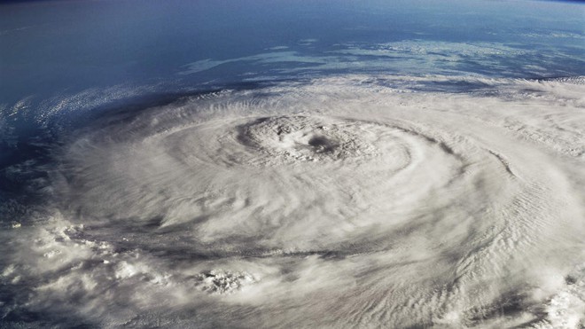 Khoa học mới khám phá ra hiện tượng bão động mới: động đất đáy biển sinh ra bởi bão lớn - Ảnh 1.