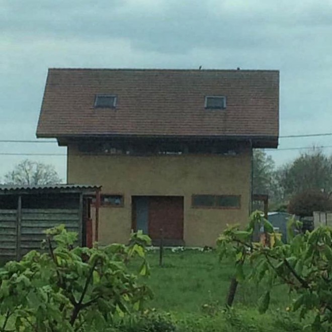 Những toà nhà ở Bỉ xấu nhưng ai cũng phải liếc nhìn - Ảnh 15.