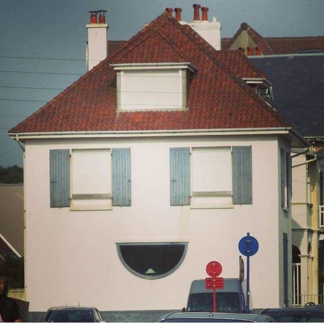 Những toà nhà ở Bỉ xấu nhưng ai cũng phải liếc nhìn - Ảnh 1.