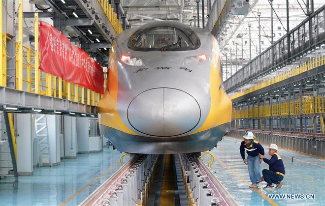 Đường sắt cao tốc của Trung Quốc chạy thử nghiệm đạt tốc độ kỷ lục 385 km/h, cao hơn 10% so với tốc độ thiết kế - Ảnh 1.