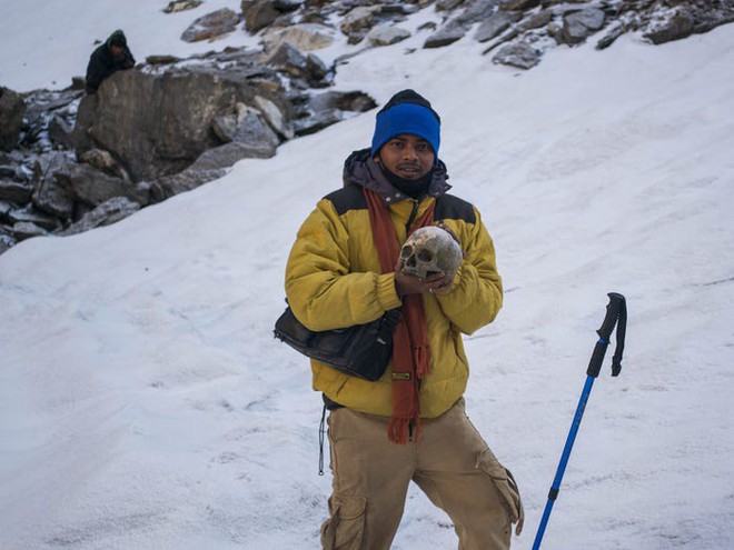 Bí ẩn chưa có lời giải về hồ nước chứa đầy xương người trên dãy Himalayas - Ảnh 11.