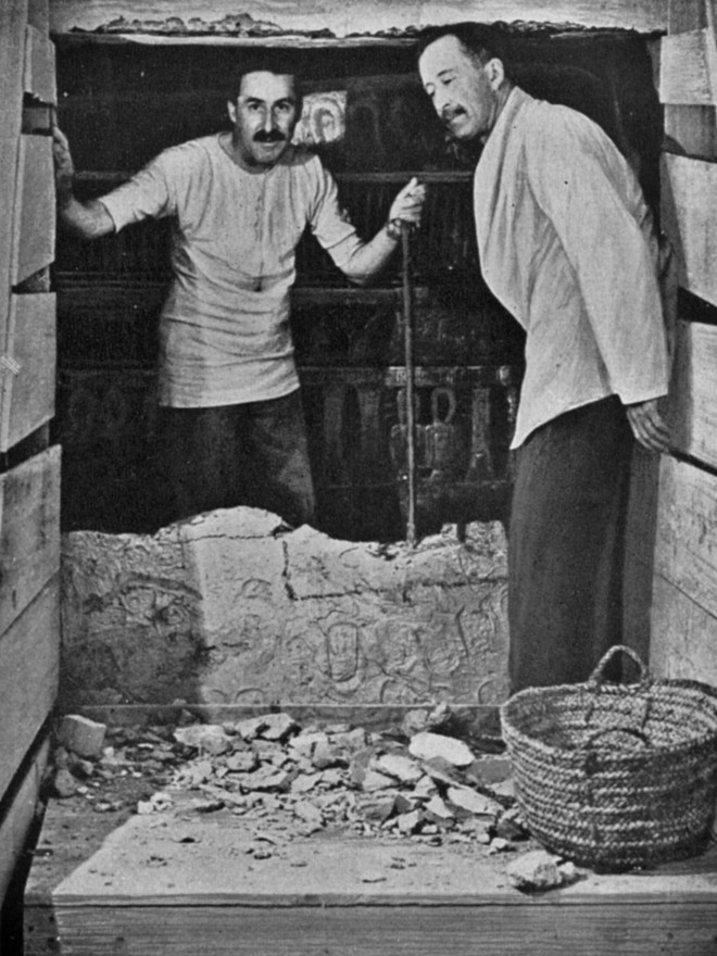 Mysterious deaths after opening the tomb of Pharaoh Tutankhamun - Photo 4.
