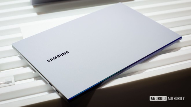 Samsung ra mắt bộ đôi laptop Galaxy Book mới, có thể sạc smartphone bằng touchpad - Ảnh 1.
