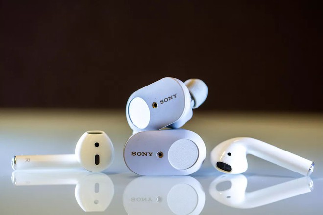 Tại sao Apple, Microsoft và Google lại sản xuất earbuds trong khi Sony, Samsung, Xiaomi hay Sennheiser đều chọn kiểu dáng in-ear cho True Wireless? - Ảnh 2.
