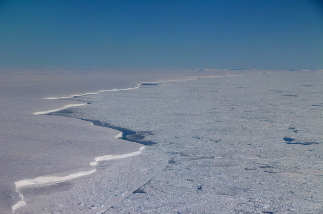 Thật không thể tin nổi, hoang mạc băng Nam Cực nhìn từ trên cao hùng vĩ như thế này đây! - Ảnh 9.