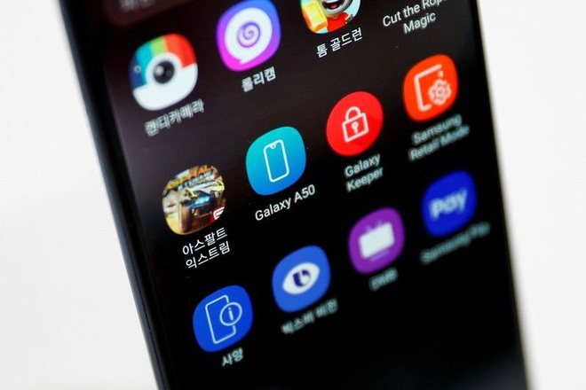 Thuê công ty ODM Trung Quốc để sản xuất smartphone giá rẻ - chiến lược con dao 2 lưỡi của Samsung - Ảnh 2.