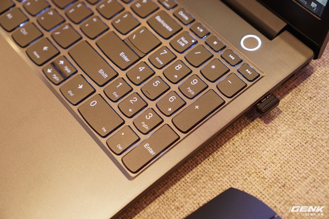 Cận cảnh laptop ThinkBook 14 và 15 mới từ Lenovo: vỏ nhôm bạc đẹp mắt, thừa hưởng nhiều đường nét từ ThinkPad nhưng giá chỉ từ 11,99 triệu đồng - Ảnh 2.
