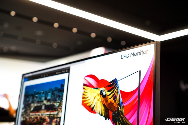 Samsung giới thiệu màn hình UHD đầu tiên trên thế giới đạt chuẩn bảo vệ mắt 2.0, độ quang phổ 1 tỷ màu, thiết kế viền siêu mỏng, giá gần 15 triệu - Ảnh 3.