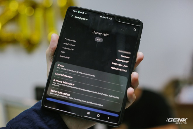 Mở hộp Galaxy Fold chính hãng: Giá 50 triệu đồng nhưng vẫn cháy hàng chỉ sau 6 giờ mở bán - Ảnh 23.