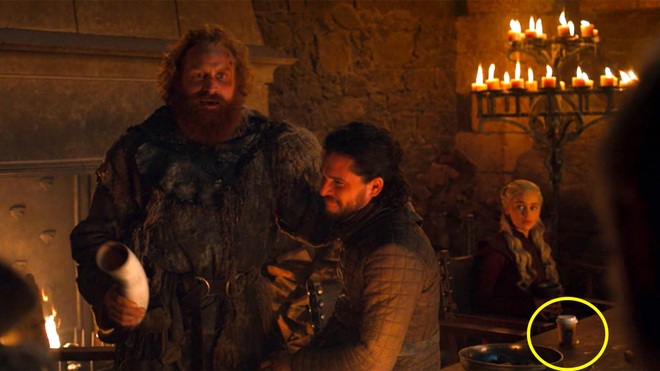 8 bí mật giờ mới kể của Game of Thrones mùa cuối: Drogon đã mang xác Mẹ rồng đi đâu, ai là chủ nhân của cốc cà phê xuyên không? - Ảnh 8.
