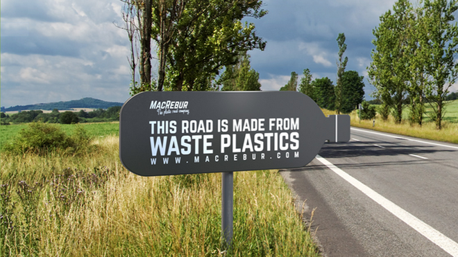 [Vietsub] Một công ty Scotland đang cứu thế giới bằng cách tái chế rác thải nhựa thành những con đường - Ảnh 1.