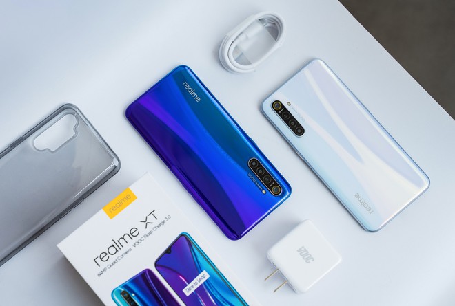 Mở hộp Realme XT chính thức tại Việt Nam: 4 camera, smartphone đầu tiên trên thế giới có số chấm 64MP, 8GB RAM , giá 7,9 triệu đồng - Ảnh 1.