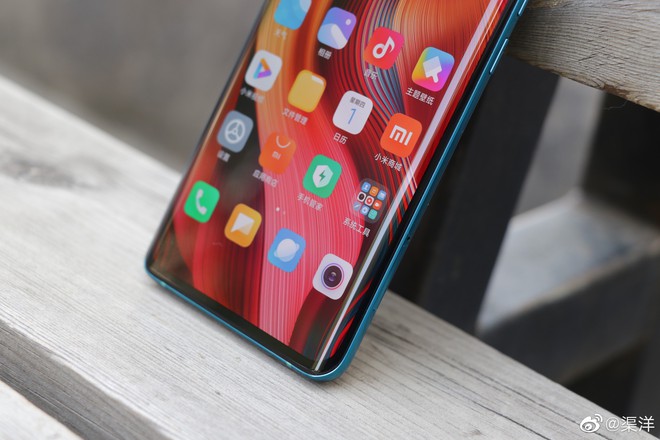 Cận cảnh Xiaomi Mi CC9 Pro: Cao cấp hơn hẳn, nhưng giống Samsung Galaxy S10 dung hợp Huawei P30 Pro - Ảnh 3.