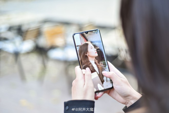 Cận cảnh Xiaomi Mi CC9 Pro: Cao cấp hơn hẳn, nhưng giống Samsung Galaxy S10 dung hợp Huawei P30 Pro - Ảnh 10.