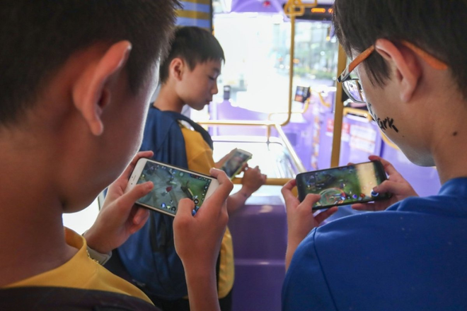 Trung Quốc ban hành luật mới, trẻ em chỉ được chơi game 90 phút một ngày - Ảnh 1.