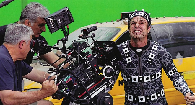 Người khổng lồ xanh Mark Ruffalo: Đóng phim siêu anh hùng nhiều lúc cũng xấu hổ lắm chứ bộ - Ảnh 2.