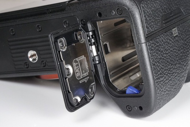 Mổ bụng máy ảnh Sony a7R IV: Nâng cấp đáng kể về mọi mặt - Ảnh 6.