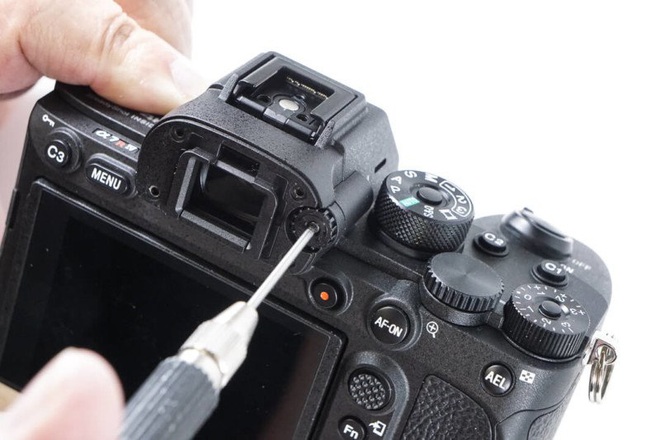 Mổ bụng máy ảnh Sony a7R IV: Nâng cấp đáng kể về mọi mặt - Ảnh 9.