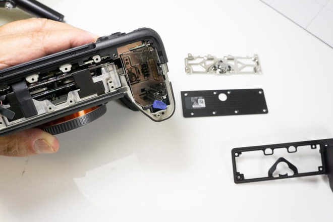 Mổ bụng máy ảnh Sony a7R IV: Nâng cấp đáng kể về mọi mặt - Ảnh 13.