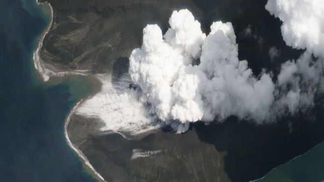 Nghiên cứu mới: Vụ phun trào núi lửa Indonesia năm 2018 đã tạo ra sóng thần cao ít nhất 100 m - Ảnh 1.