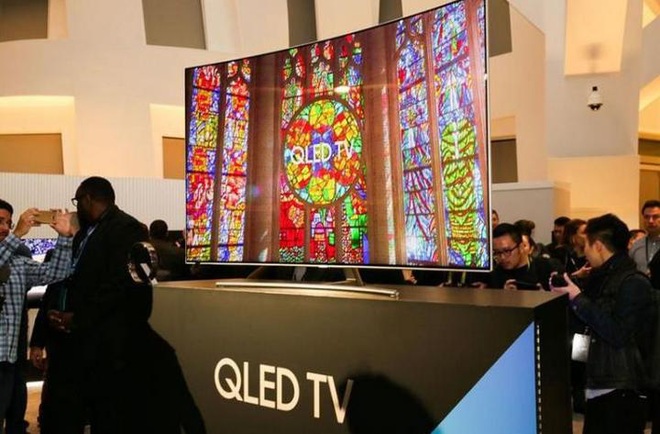 Samsung đang tiến gần hơn bao giờ hết tới công nghệ TV QD-OLED, hứa hẹn sẽ là đối trọng đáng gờm với TV OLED của LG - Ảnh 1.